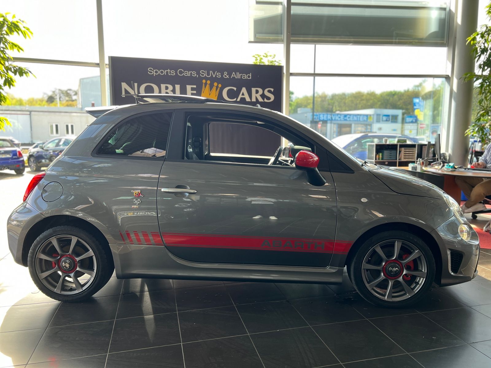 Fahrzeugabbildung Abarth 595 Skydome PANO XEN NAV SHZ PDC ALU