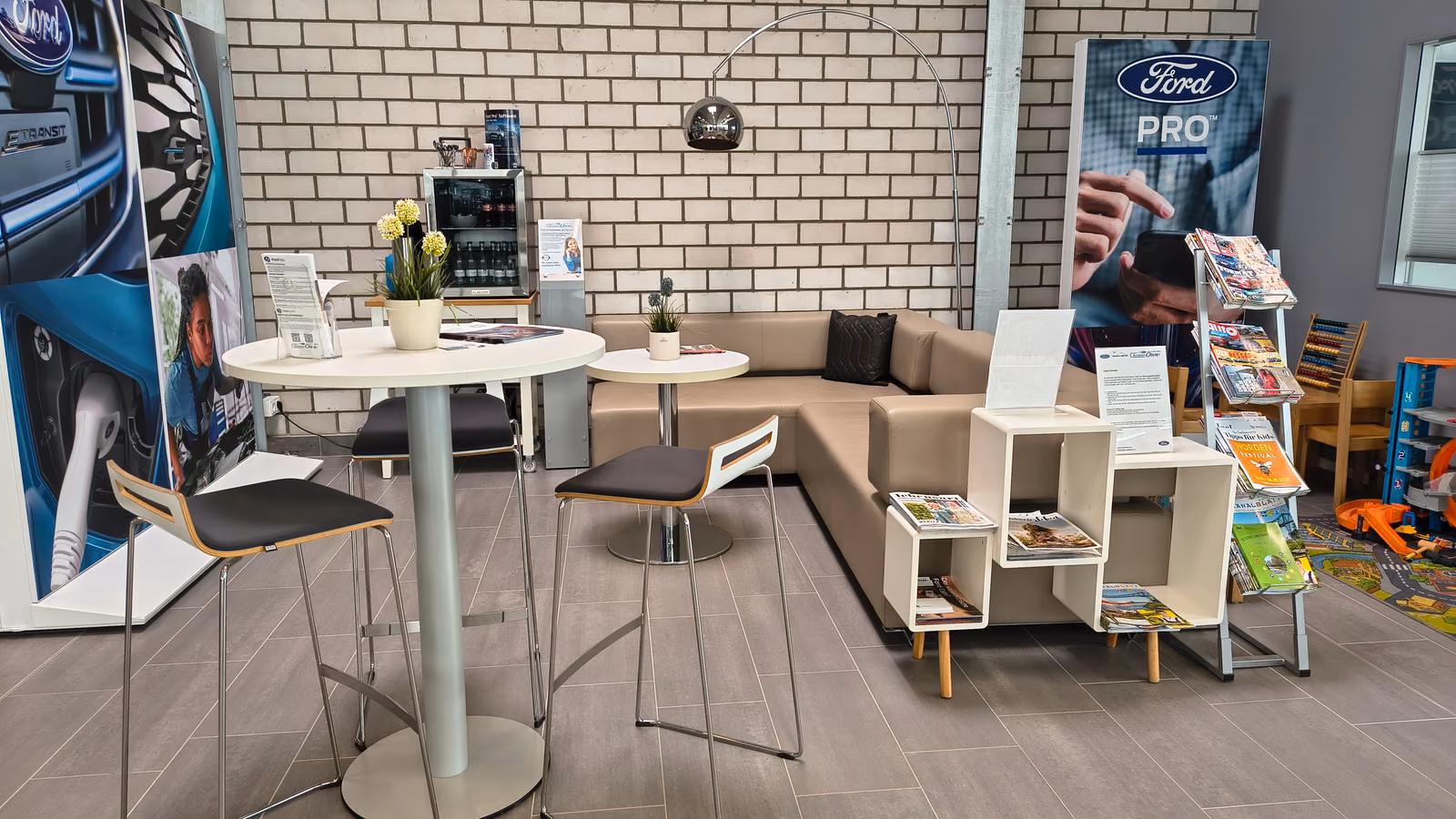 showroom-image-bottom