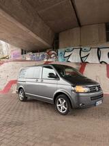 Volkswagen T5 Caravelle - graue Volkswagen T5 Caravelle