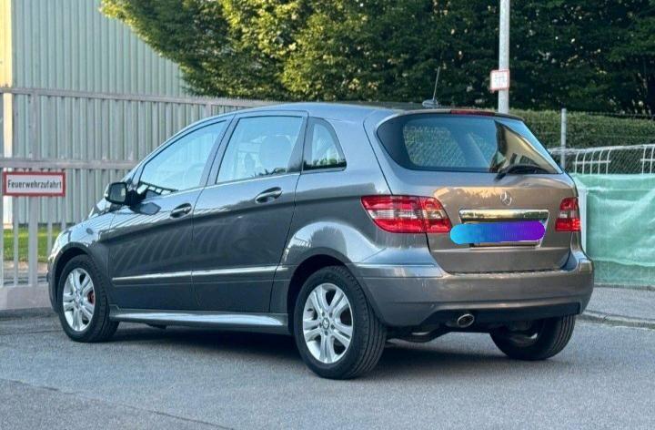 Mercedes-Benz B 200