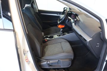 Volkswagen Golf VIII 1.0 TSI Life AID+ACC+LANE+LED+CARPLAY