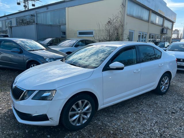 Skoda Octavia limo 1.6 TDI *Kamera*NAVI