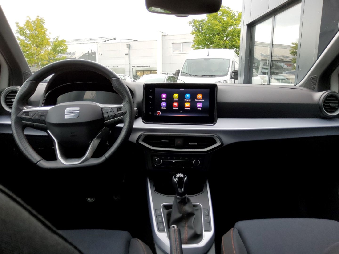 Fahrzeugabbildung SEAT Arona FR, Sportsitze, Einparkhilfe,Navi, Shz, Ka