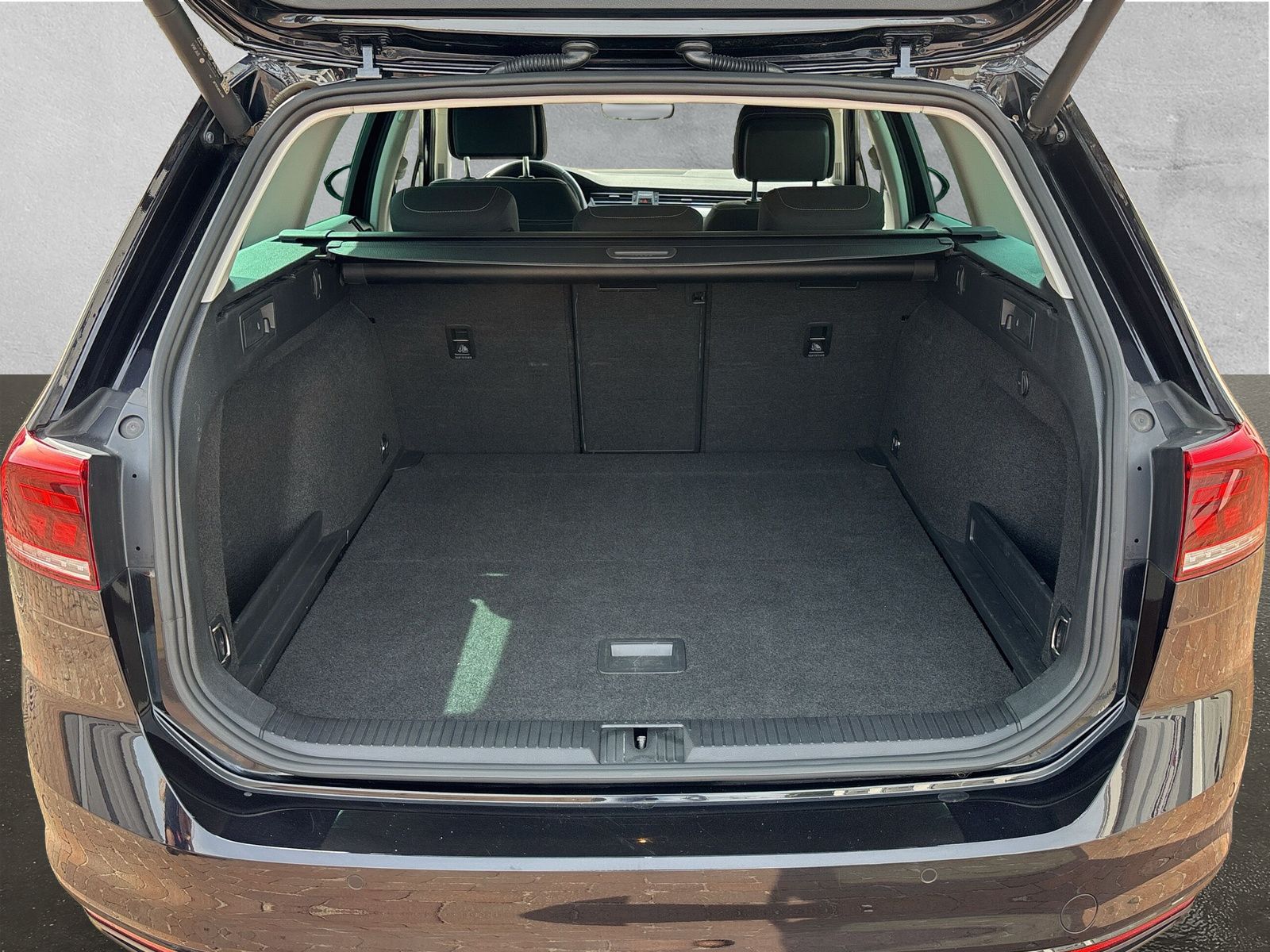 Fahrzeugabbildung Volkswagen Passat Variant Business 2.0 TDI DSG RFK App-Conn