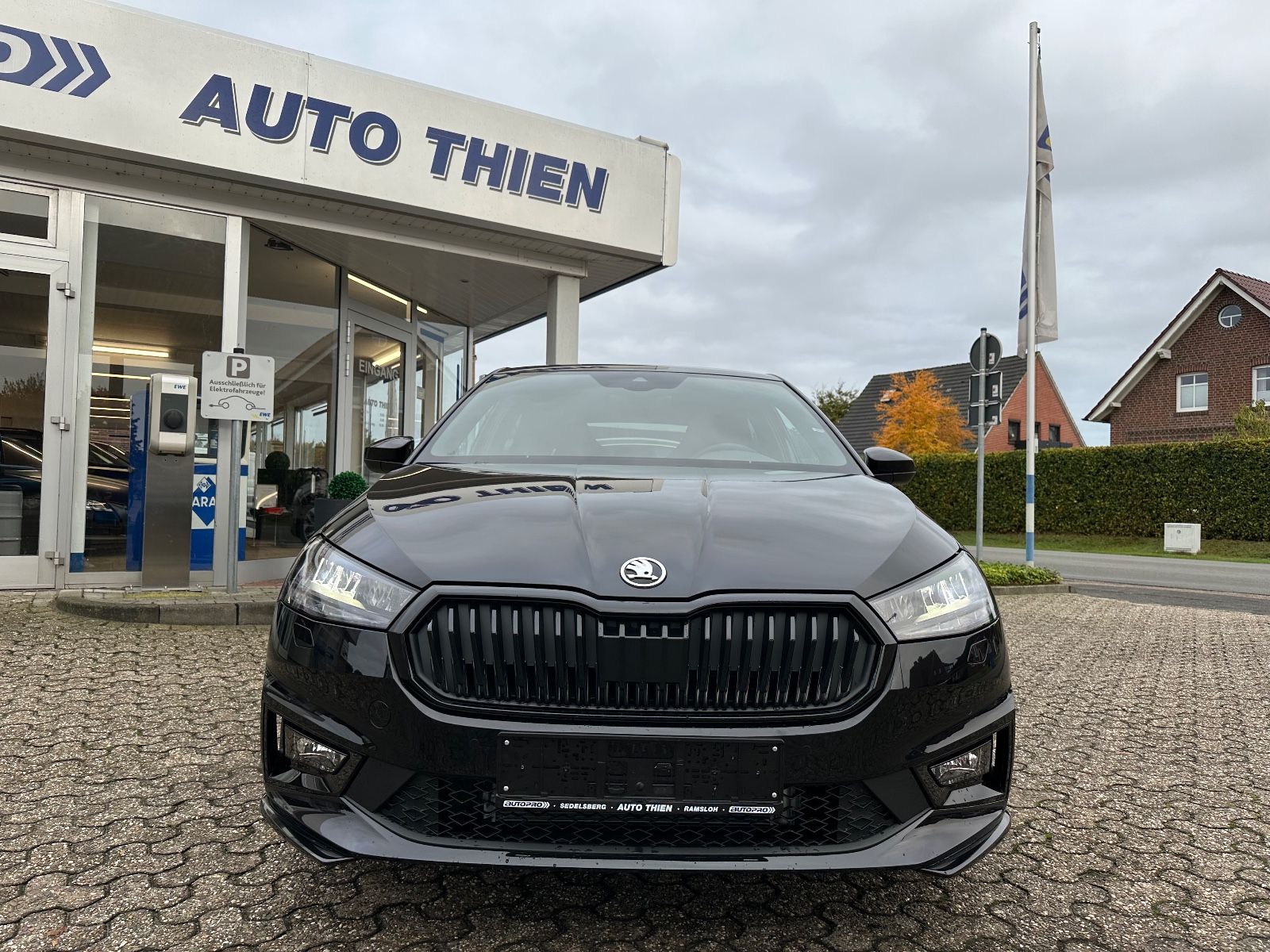 Fahrzeugabbildung SKODA Fabia Monte Carlo 1.0 TSI DSG ACC/SHZG/CarPlay