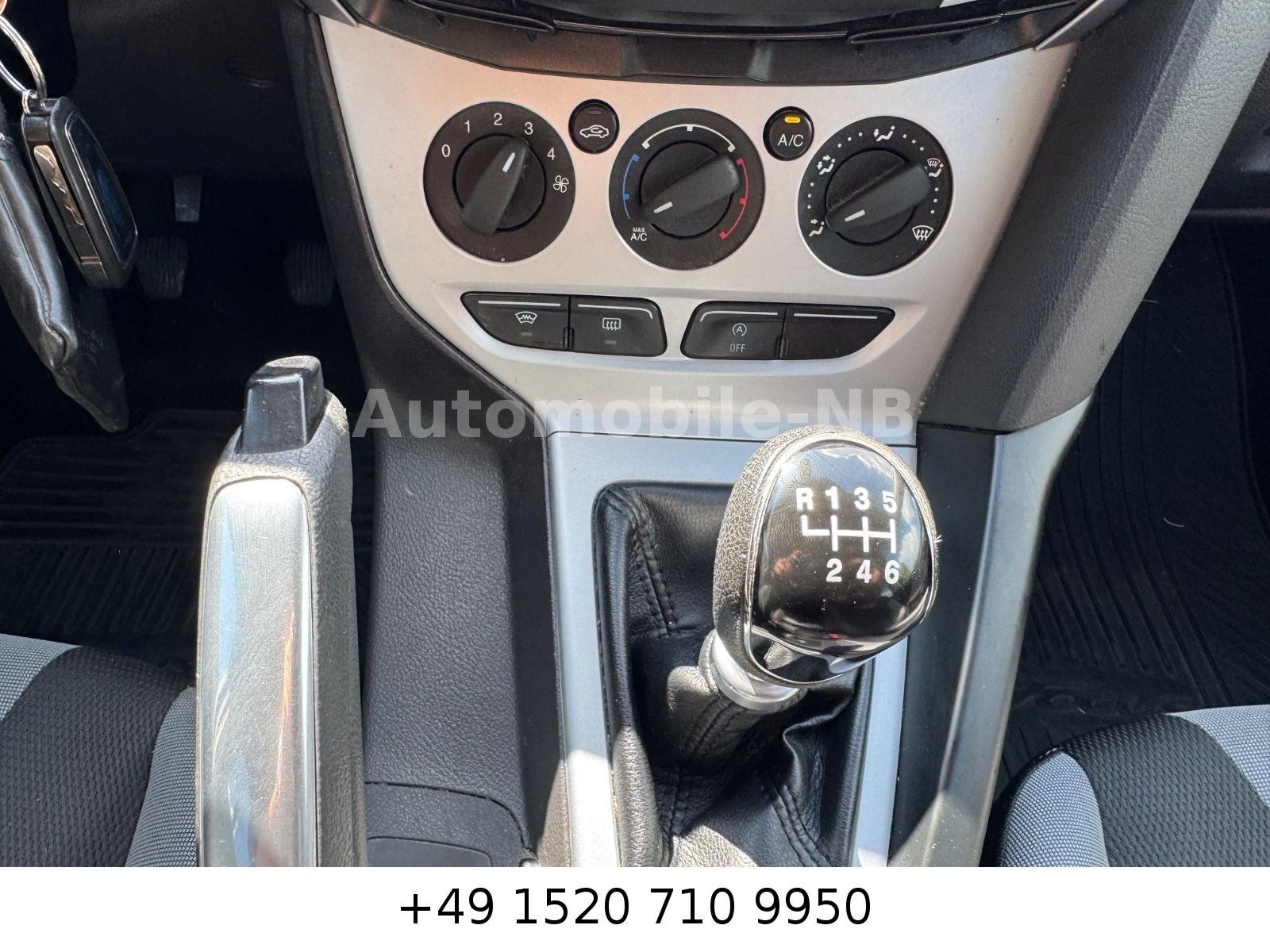 Ford Focus 2012 — photo 17