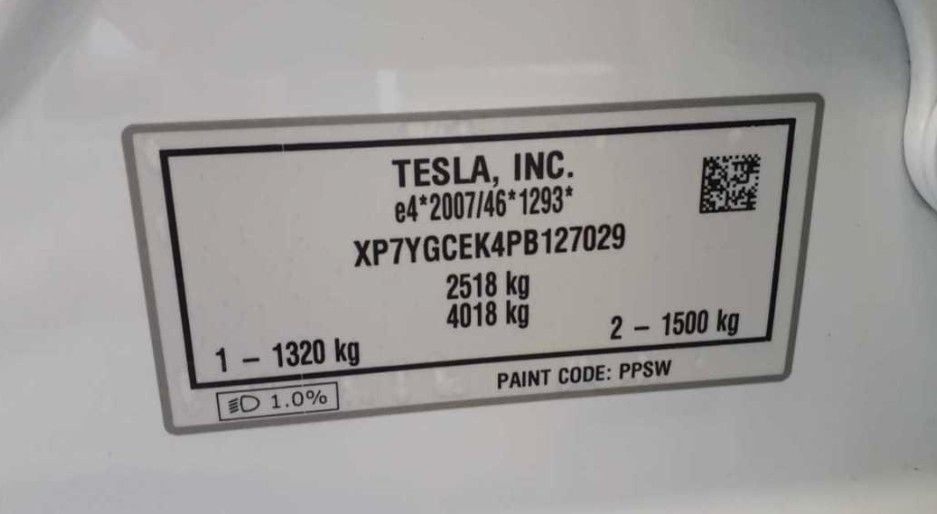 Tesla Model Y Long Range Dual AWD AHK Pano Berlin foto 7
