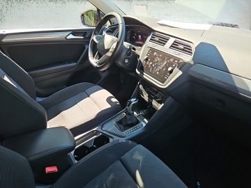 Volkswagen Tiguan - 10