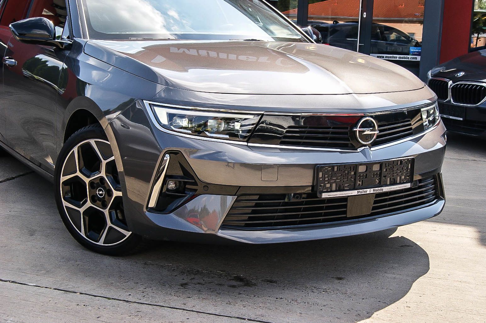 Fahrzeugabbildung Opel Astra L 1.5 Diesel ULTIMATE Aut HEADUP ANHZV LED