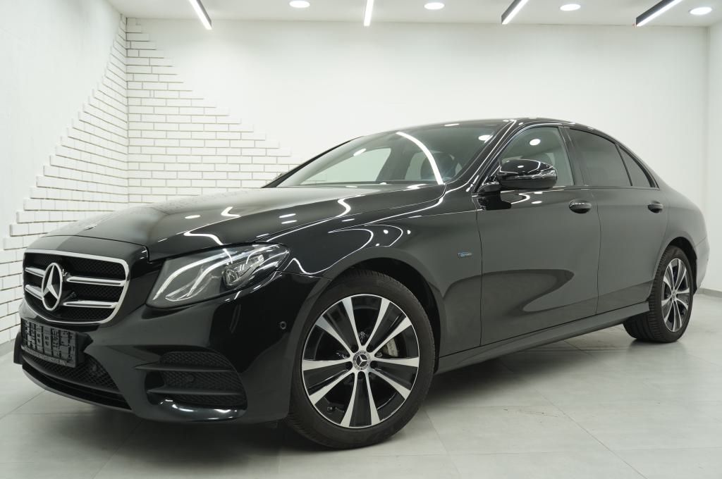 Image of Mercedes-Benz E 300