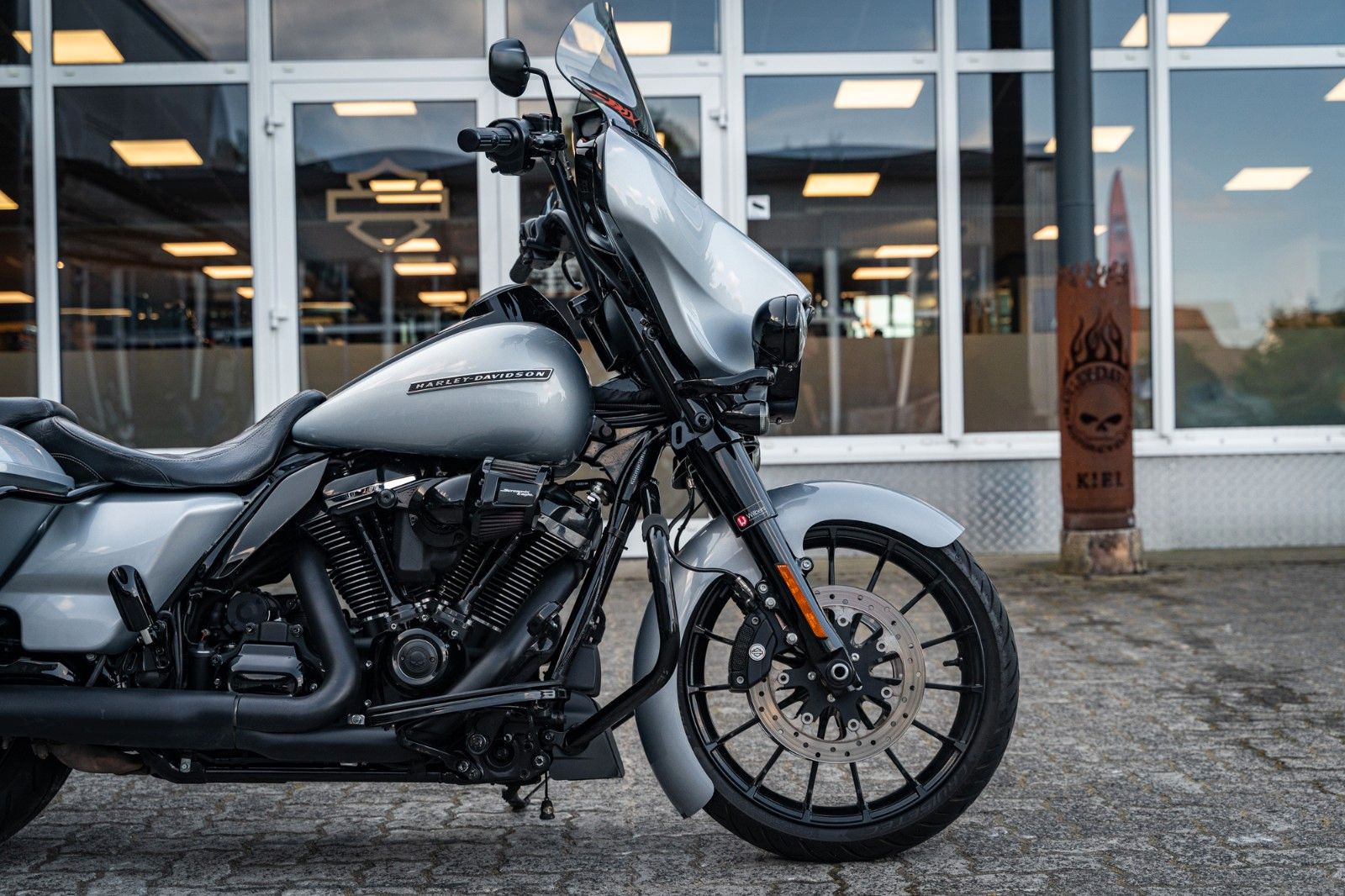 Fahrzeugabbildung Harley-Davidson FLHXS Street Glide 114 cui - Jekill & Hyde -
