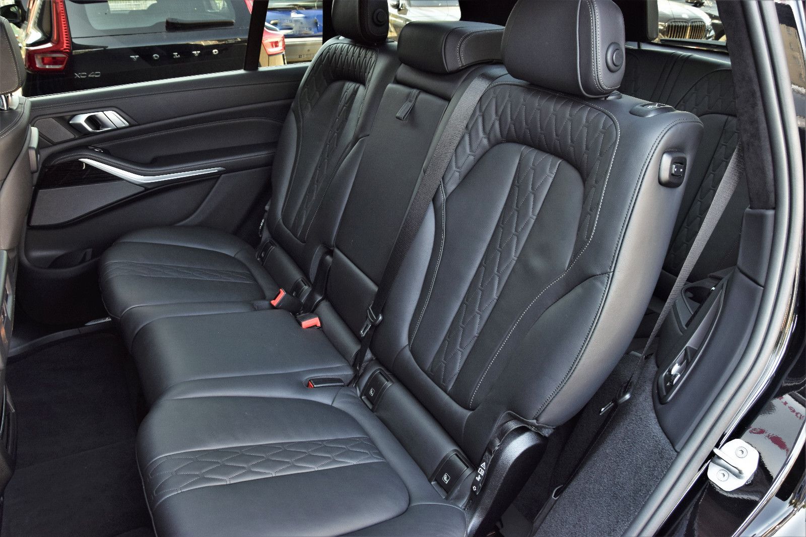 Fahrzeugabbildung BMW X7 M50d xDrive SkyLounge 7Sitze Sitzlüft AHK 22"