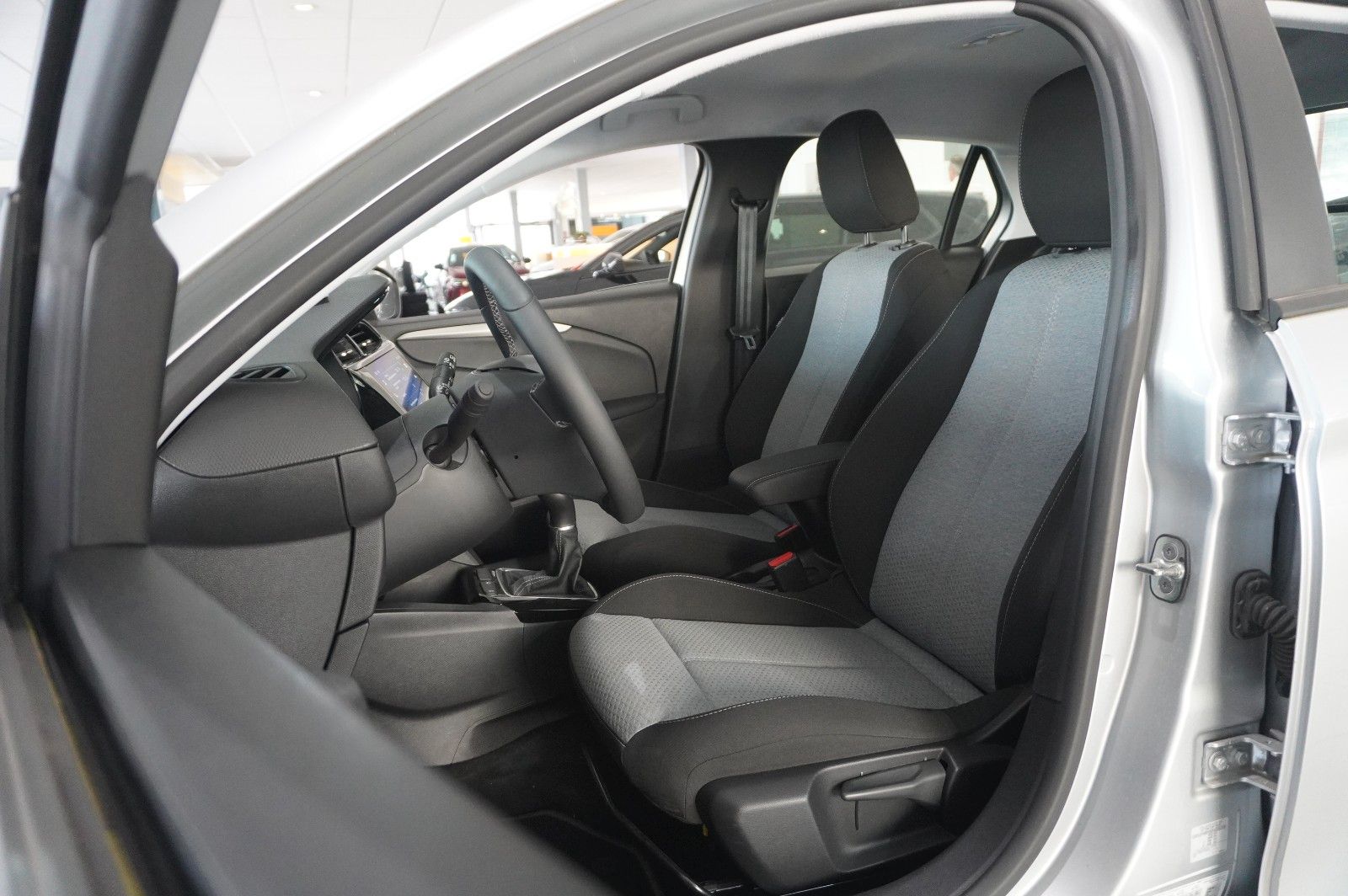 Fahrzeugabbildung Opel Corsa F 1.2 FACELIFT NAVI/LED/KAMERA/VIRTU./DAB+