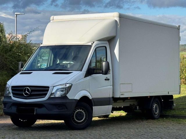 Mercedes-Benz Sprinter Holzservice bei Mercedes sauberen Zusta