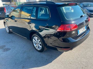 Volkswagen Golf - 12