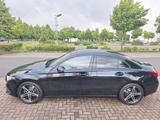 Mercedes-Benz A 200 - Pano MBUX Multibeam DISTRONIC PARKTRONIC - Mercedes-Benz A 200 Gebrauchtwagen in Hamburg