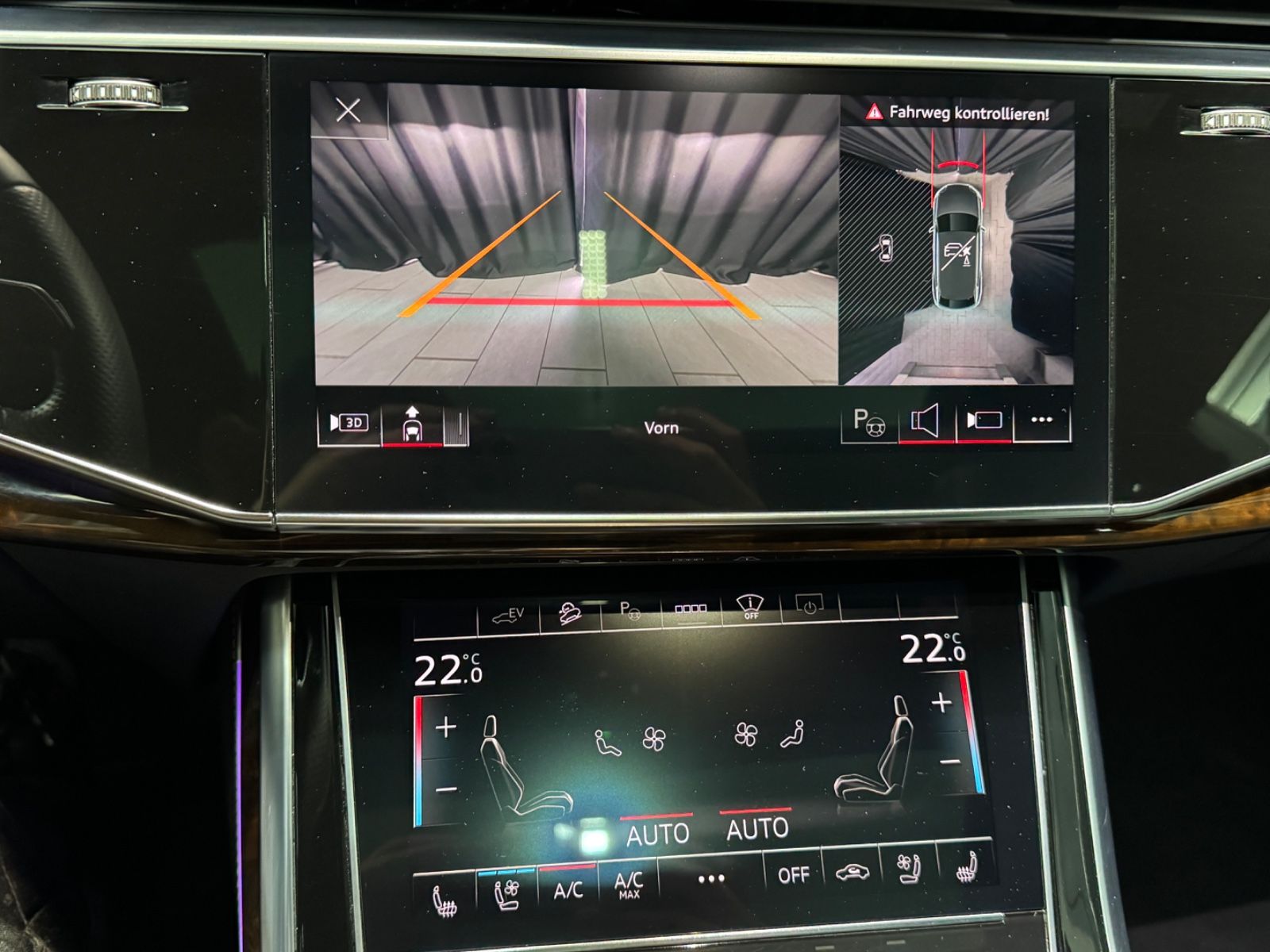 Fahrzeugabbildung Audi Q8 55 TFSI e quattro|B/O|EXCLUSIVE|RS-SITZE|VOLL