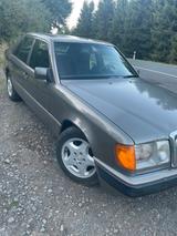 Mercedes-Benz Mercedes Benz W124 200D - Mercedes-Benz 200: W124 200d