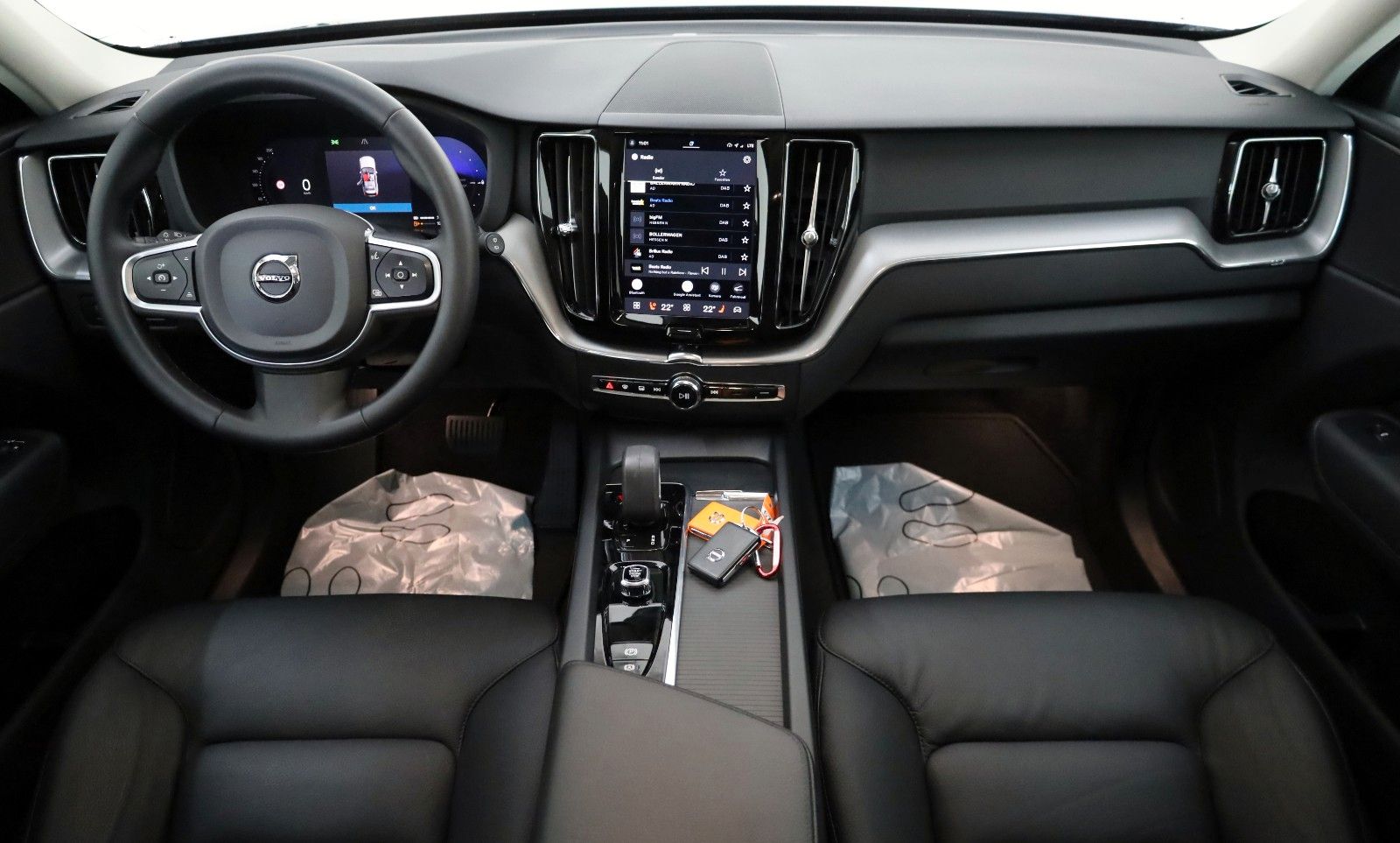 Fahrzeugabbildung Volvo XC60 T6 Recharge  AWD Leder,Navi,LED,Auto Pilot