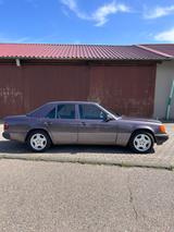 Mercedes-Benz 220 - Mercedes-Benz 220 aus 1993