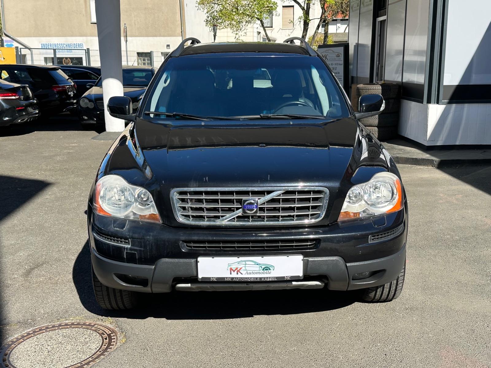 Volvo XC90 D5 Momentum Leder/ Navi/PDC/ 8-Fach/2. Hand