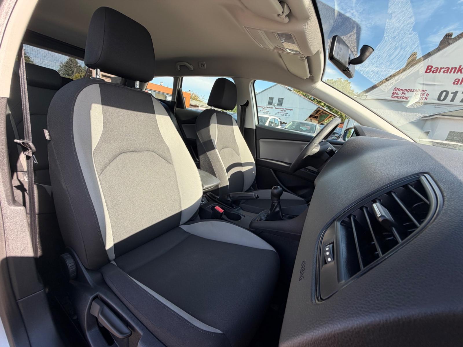 Seat Leon ST Reference Sportsitze Sport Lenkrad