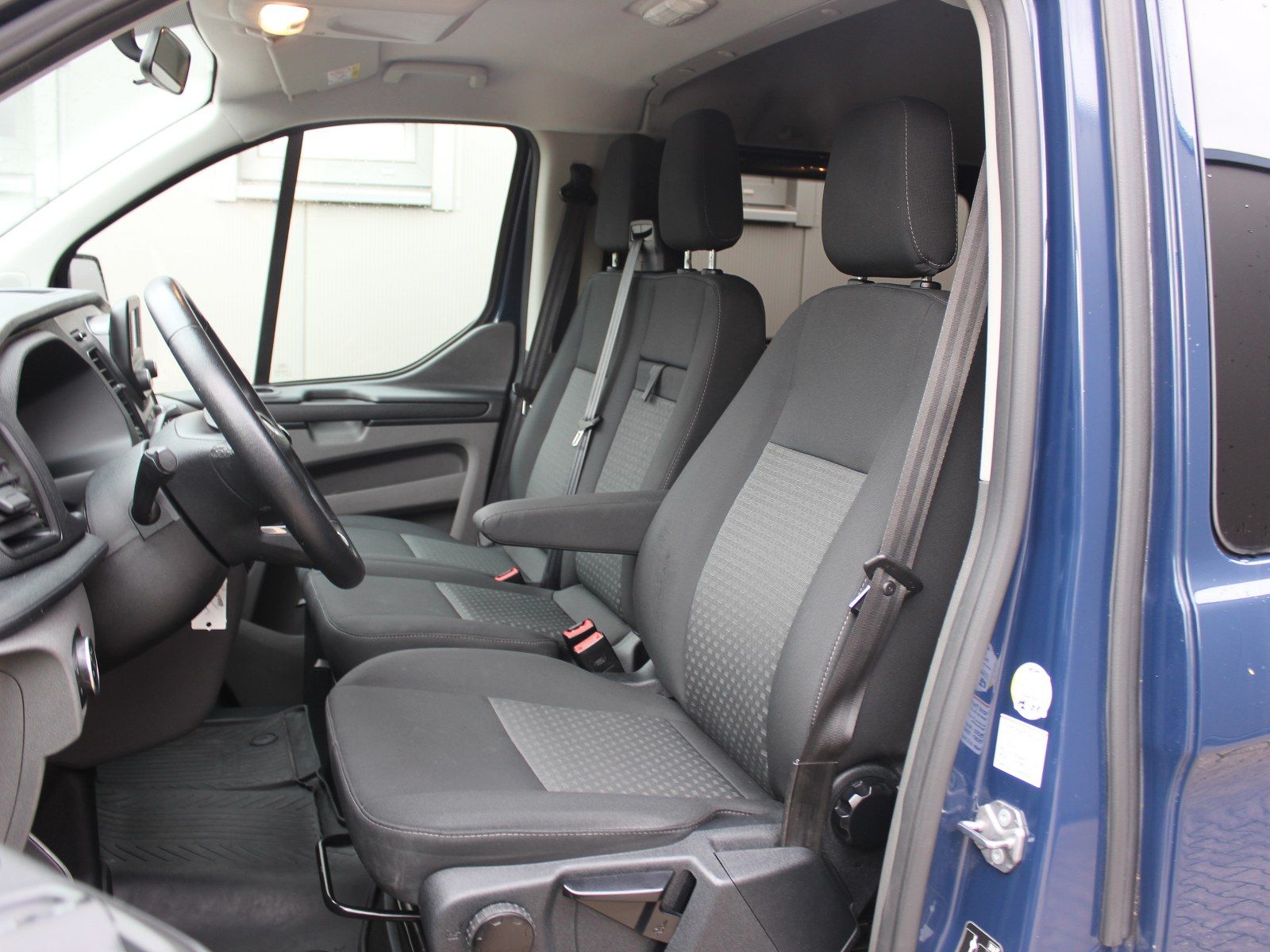 Fahrzeugabbildung Ford Transit Custom 320 L2 Trend 2,0 TDCi