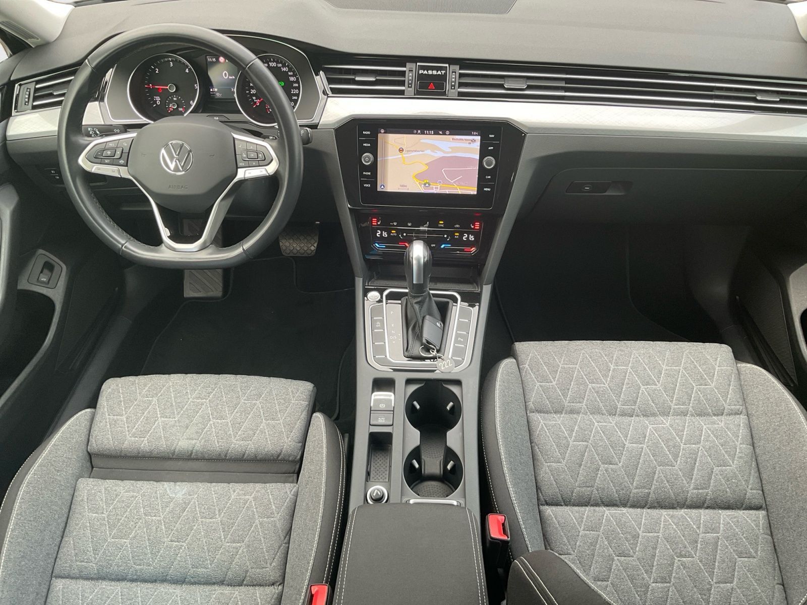 Volkswagen Passat Variant - Bild 10