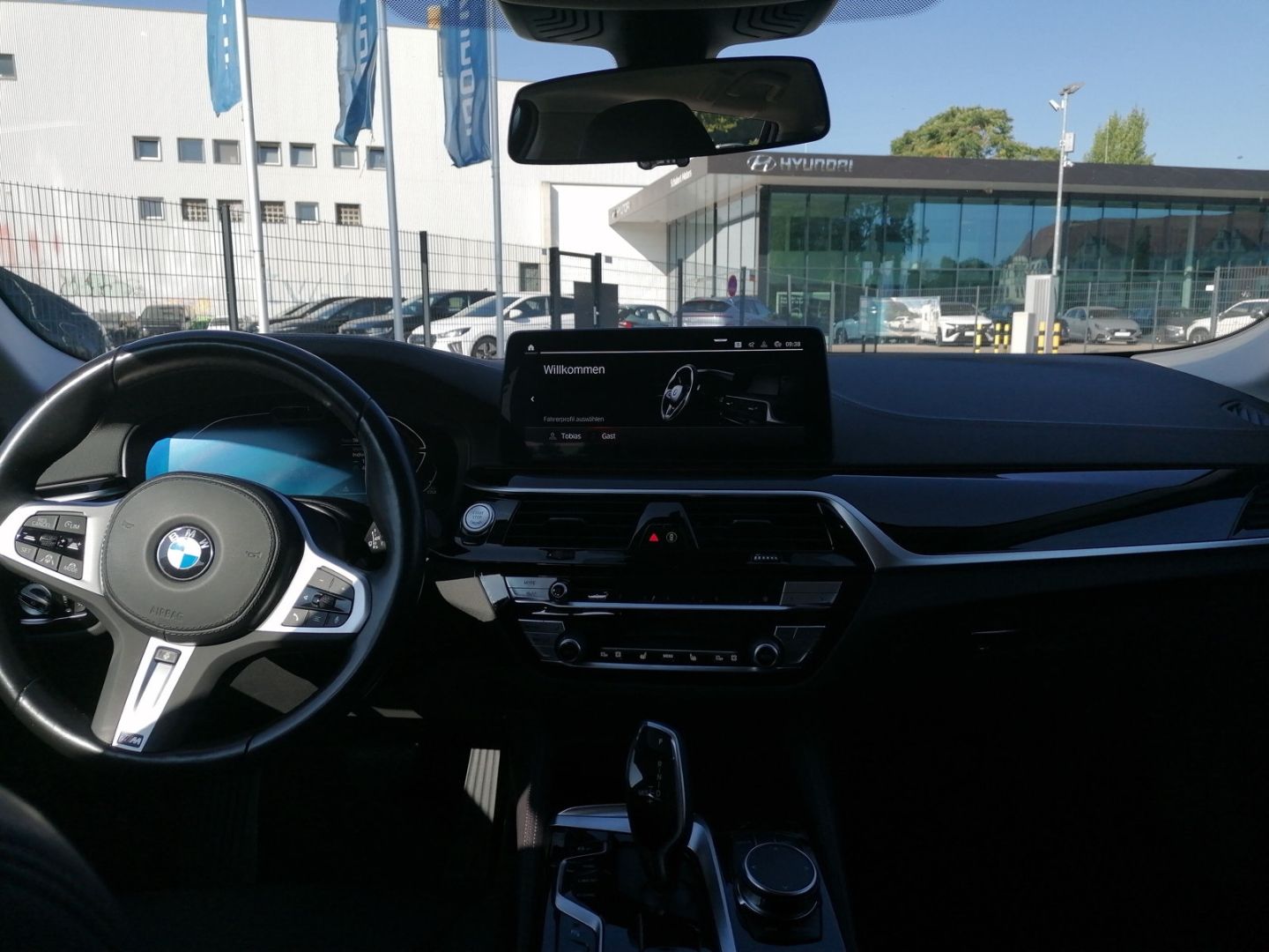 BMW 520 d xDrive Touring Luxury Line  Park-Assistent foto 12
