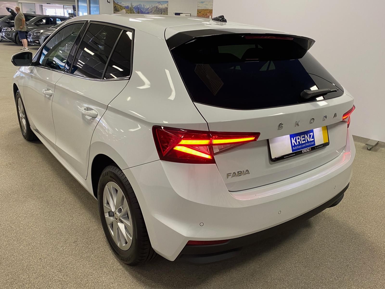 Fahrzeugabbildung SKODA Fabia 1.0 TSI Style APP+KLIMA+RFK+PDC+SITZHEIZ+A