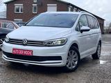 Volkswagen Touran Active NAVI R-KAMERA SHZ ACC SPUASS AHK - VW Touran Gebrauchtwagen in Kiel