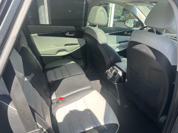 KIA Sorento - 9
