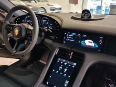 Fahrzeugabbildung Porsche Taycan 4S *SPORT-CHRONO* (PANO/MATRIX/SI-LÜFT/CA