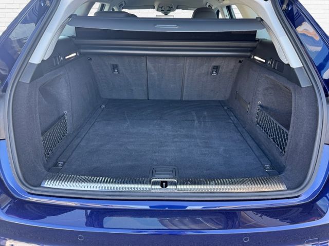 Fahrzeugabbildung Audi A4 Avant 35 TDI 163 PS S tronic MMI SHZG LANE