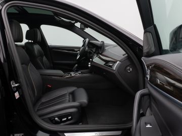 Fahrzeugabbildung BMW 530d xDr Tour Luxury Line ACC H/K Panorama DAB