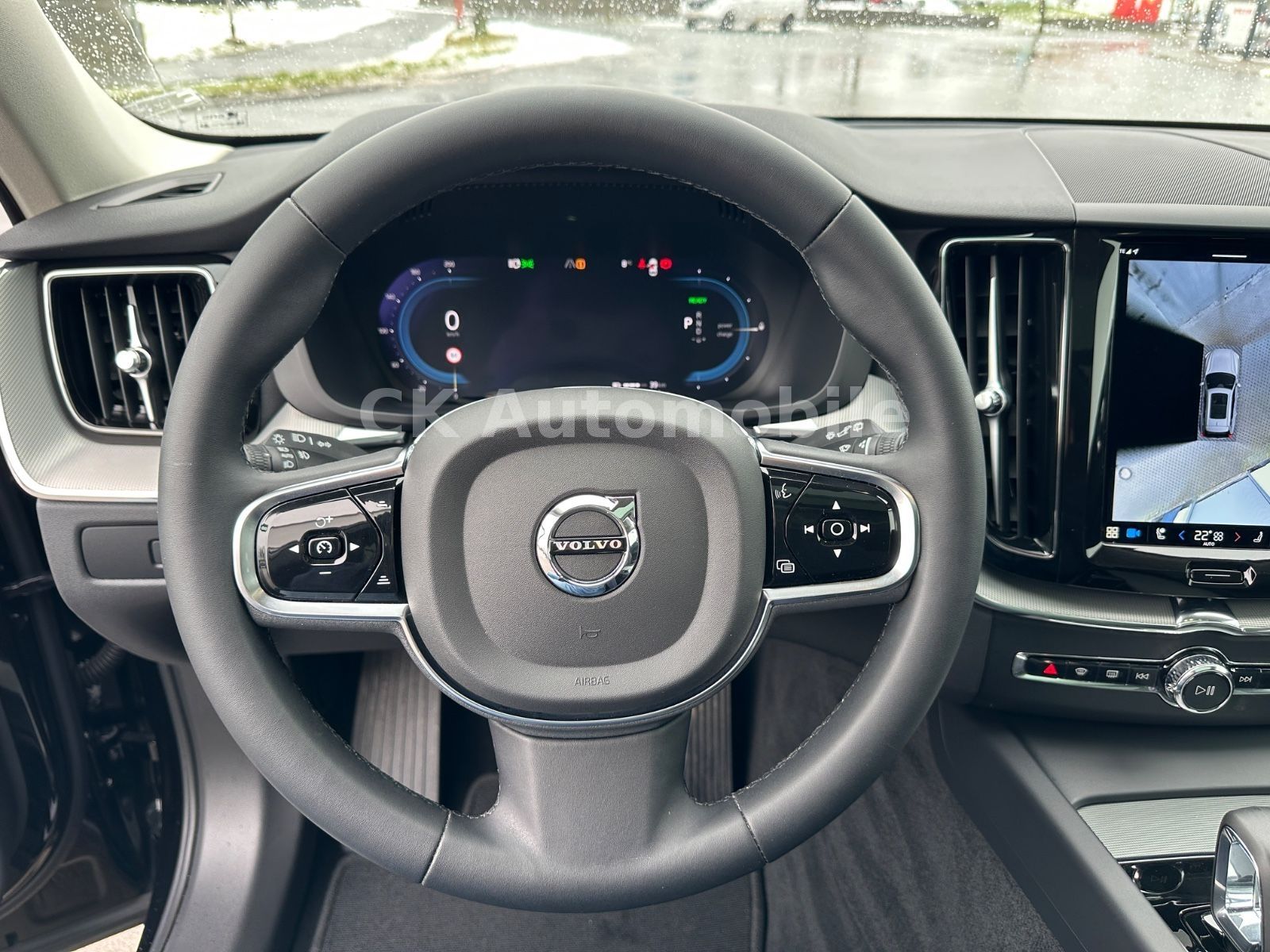 Fahrzeugabbildung Volvo XC60 T6 AWD Recharge Plus Dark/Pano/BLIS/AHK