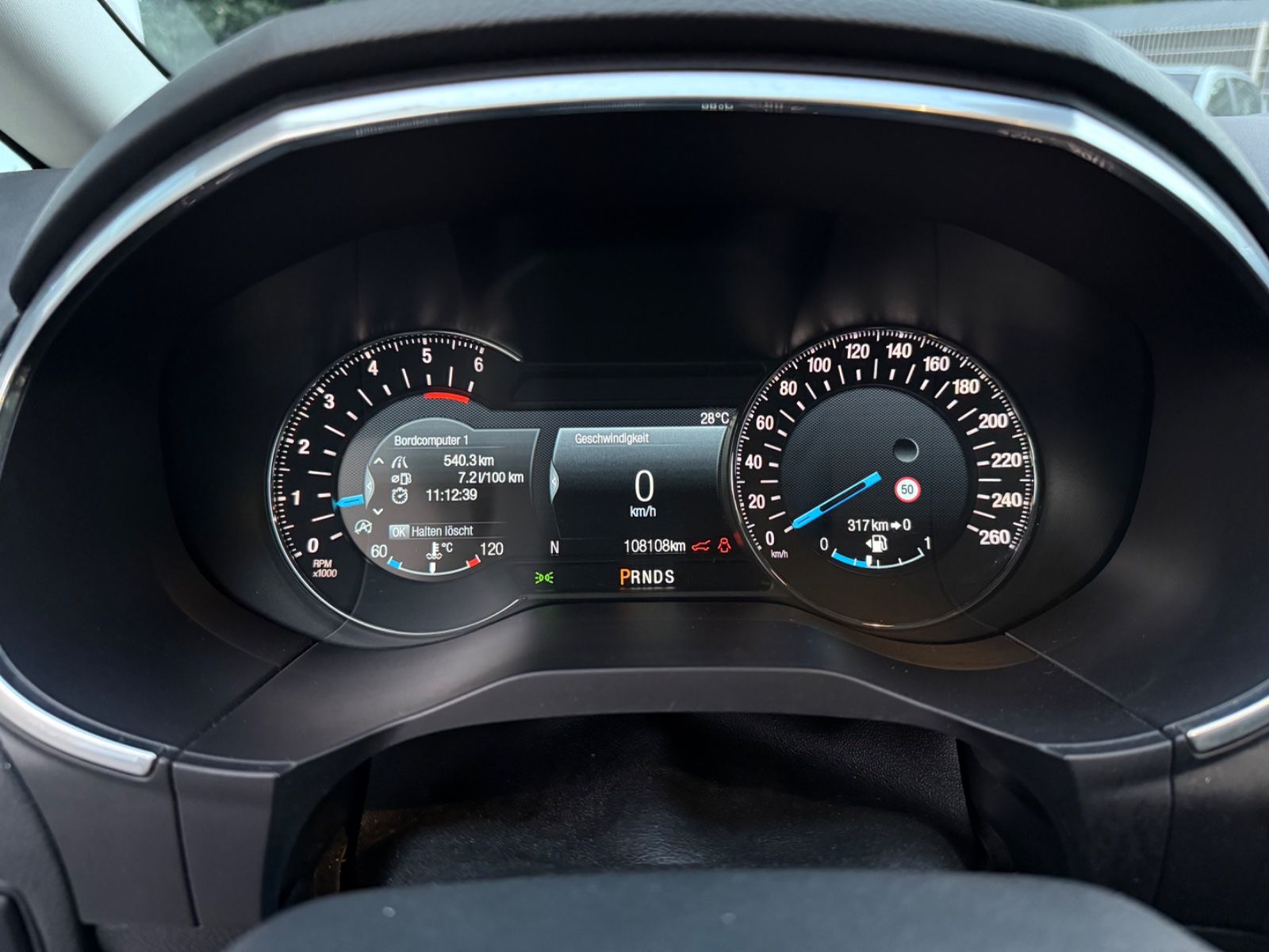 Fahrzeugabbildung Ford S-MAX Titanium/LED/AHK/7-Sitzer/8.Fach/Automatik