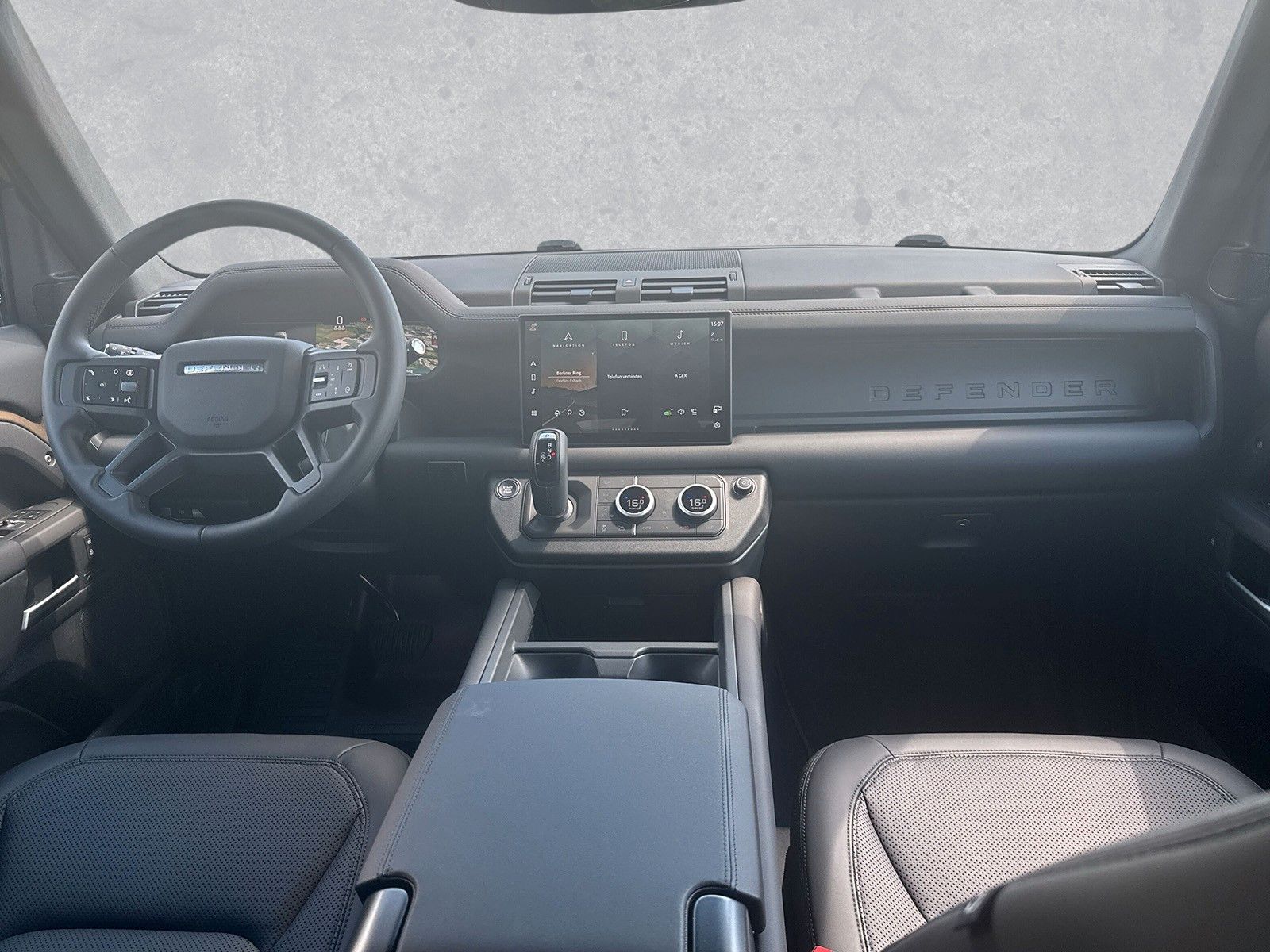 Fahrzeugabbildung Land Rover Defender 110 D250 X-Dynamic SE