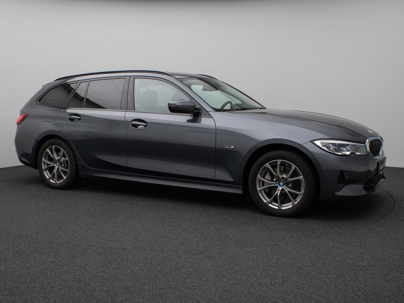 Fahrzeugabbildung BMW 330e SportLine Laser Kamera HUD DAB HiFi Komfort