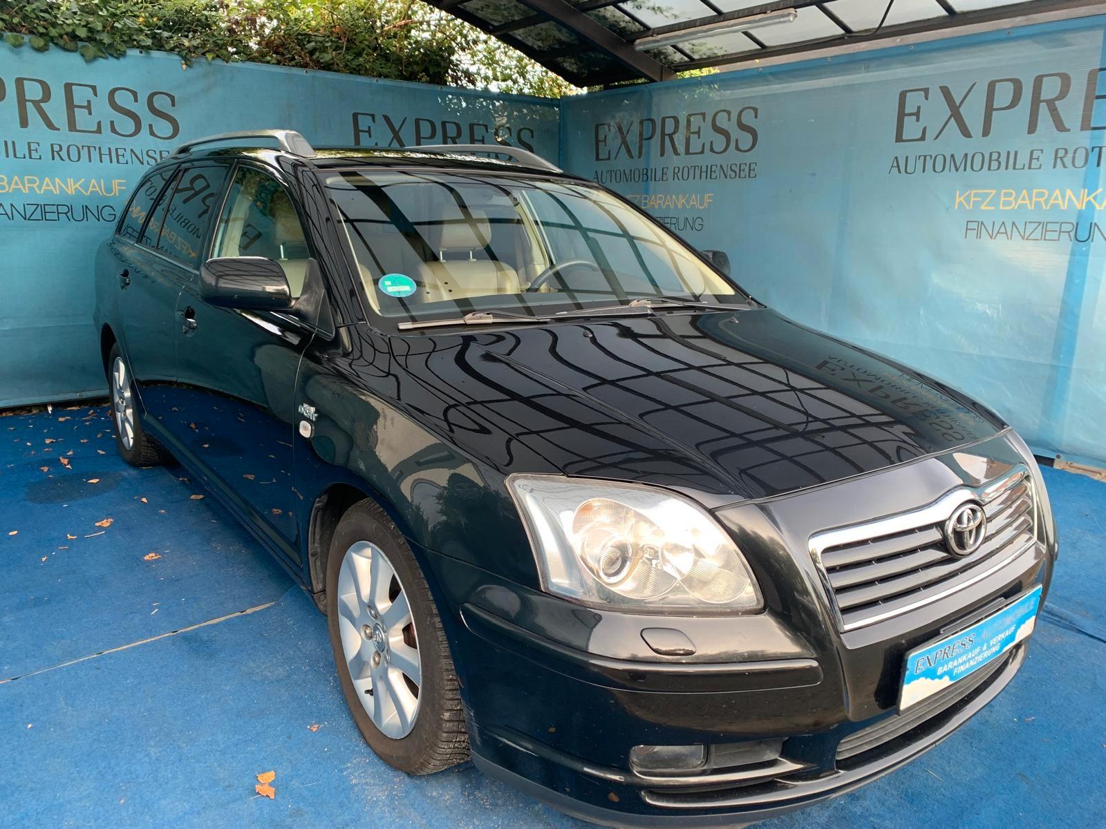Toyota Avensis 2006 — rear view