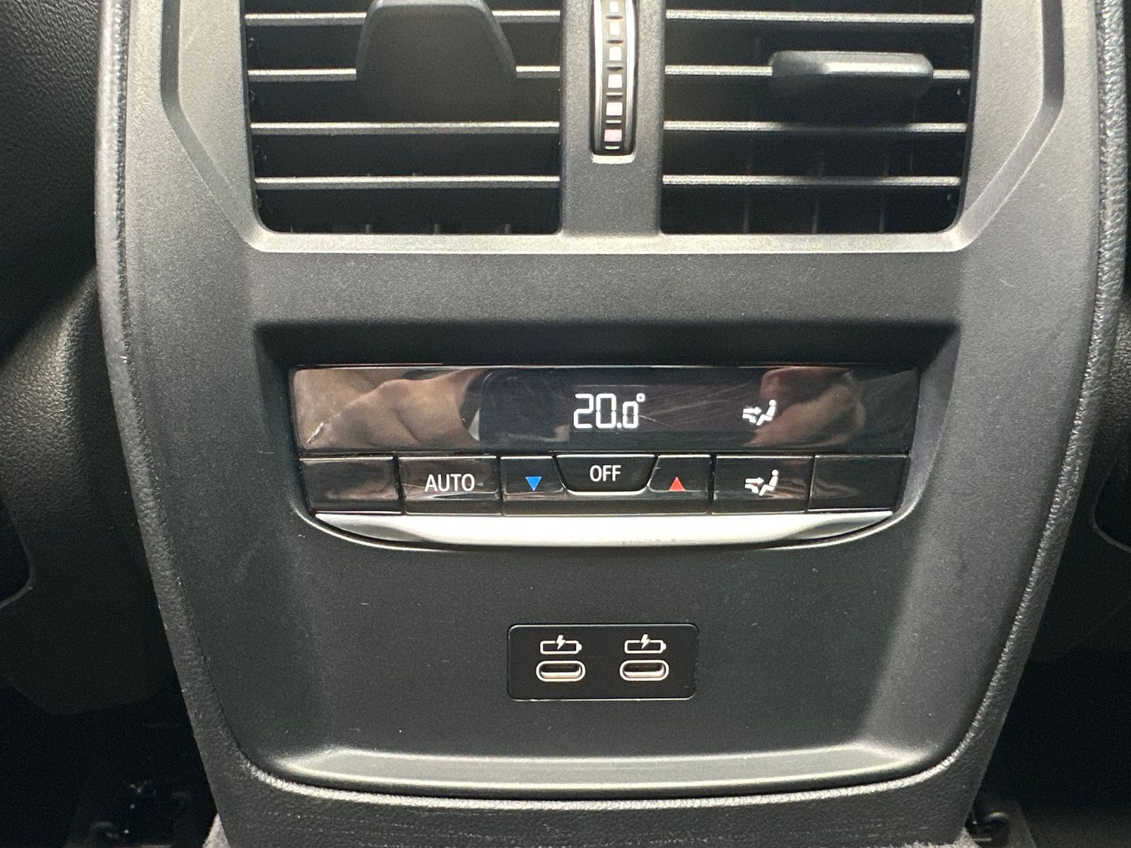 Fahrzeugabbildung BMW 330 e Touring M-Sport NAV+LED+PANO+AHK+HEAD-UP