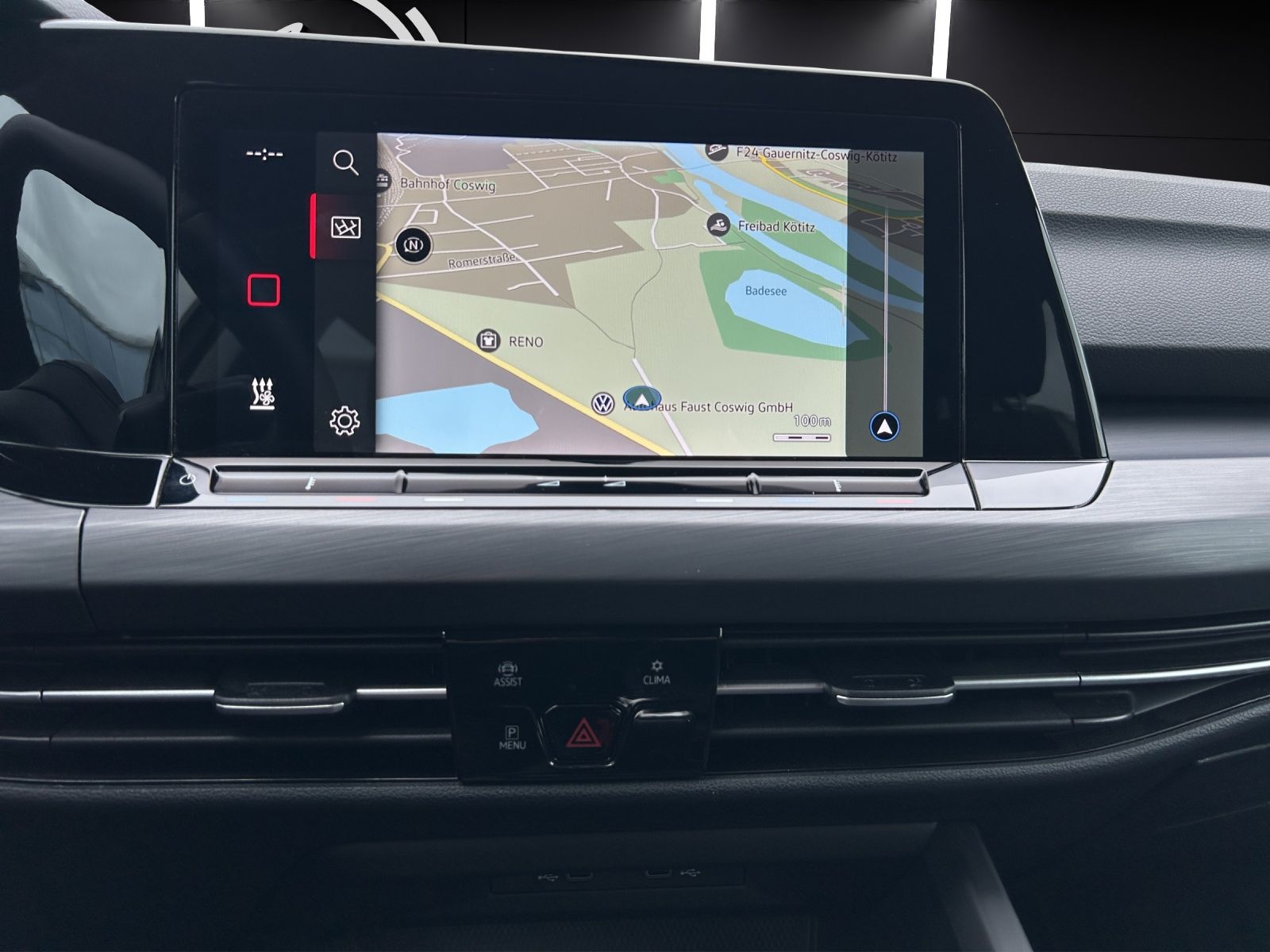 Fahrzeugabbildung Volkswagen Golf VIII TSI Style Matrix Navi ACC STHZ PDC SHZ