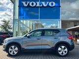 Volvo XC40 D4 Momentum AWD - Volvo XC40: Grau
