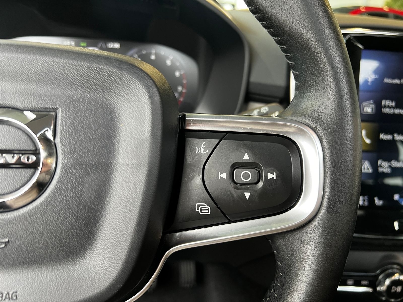 Fahrzeugabbildung Volvo XC40 Inscription LEDER NAVI PANO AHK 360°