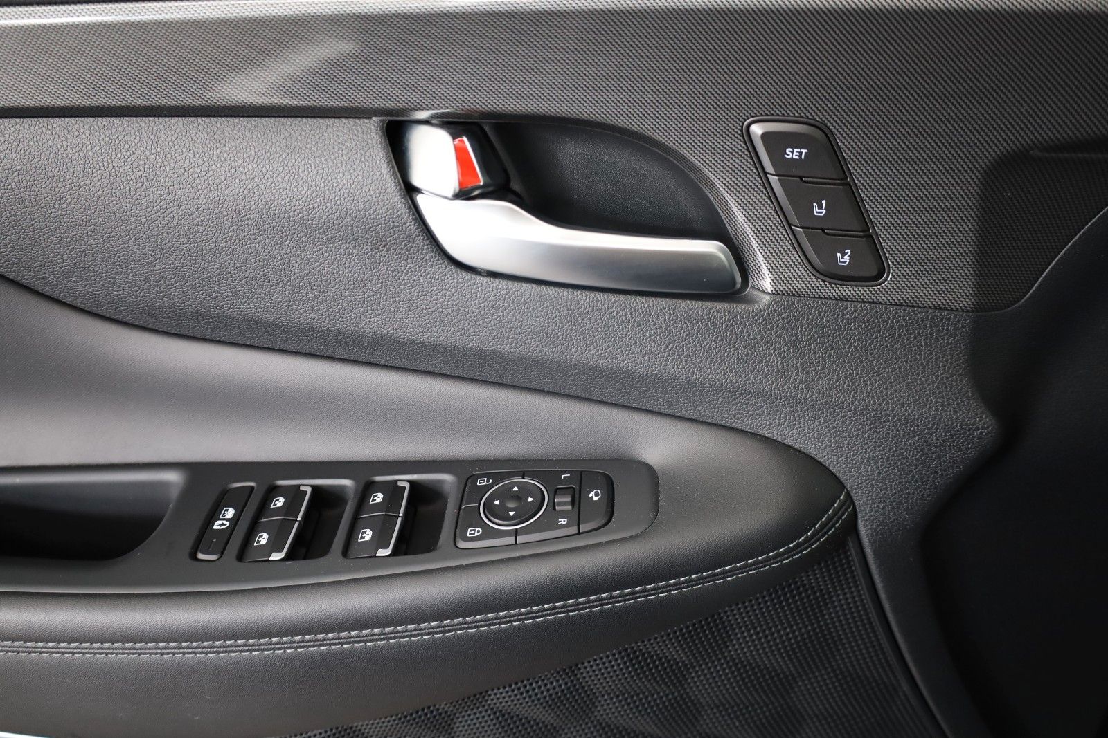 Fahrzeugabbildung Hyundai Santa Fe SHINE Hybrid 4WD Leder,Navi,Kamera,ACC