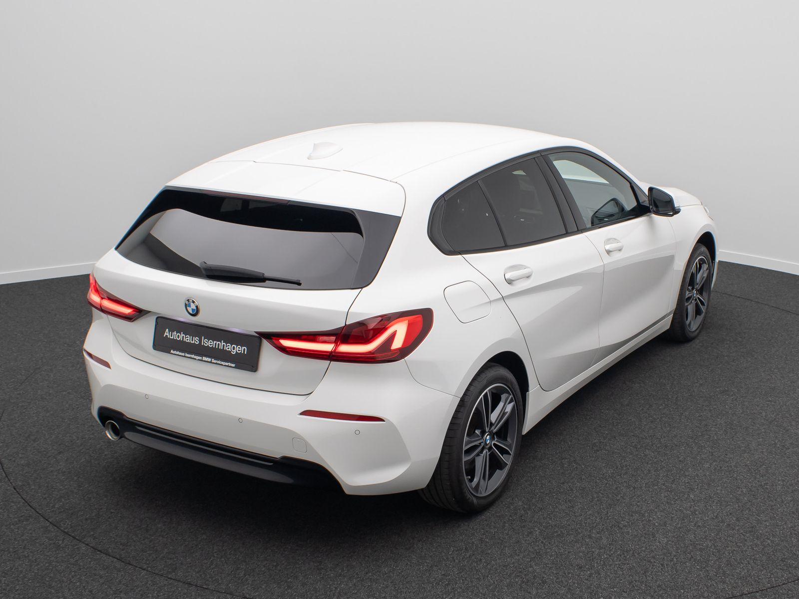 Fahrzeugabbildung BMW 118i Sport Line LED Navi DAB Tempomat