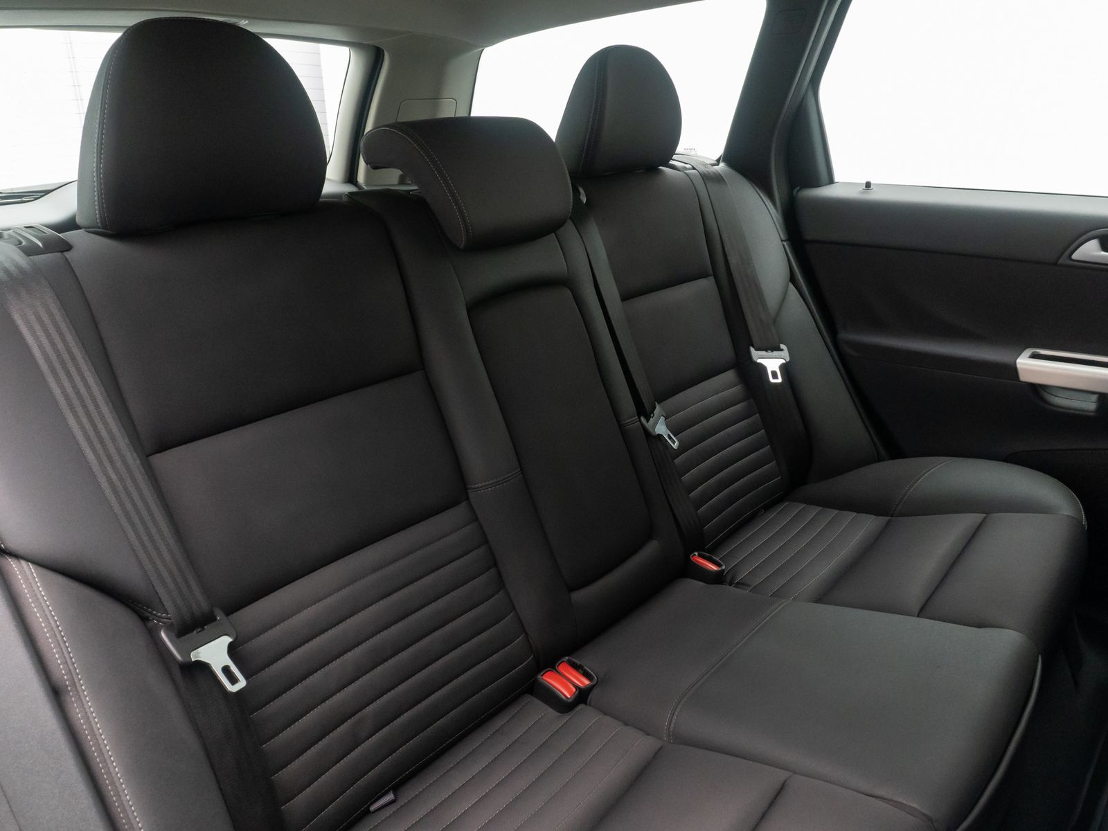 Fahrzeugabbildung Volvo V50 2.0 D Momentum BiXenon AHK HiFi Alarm Tempom