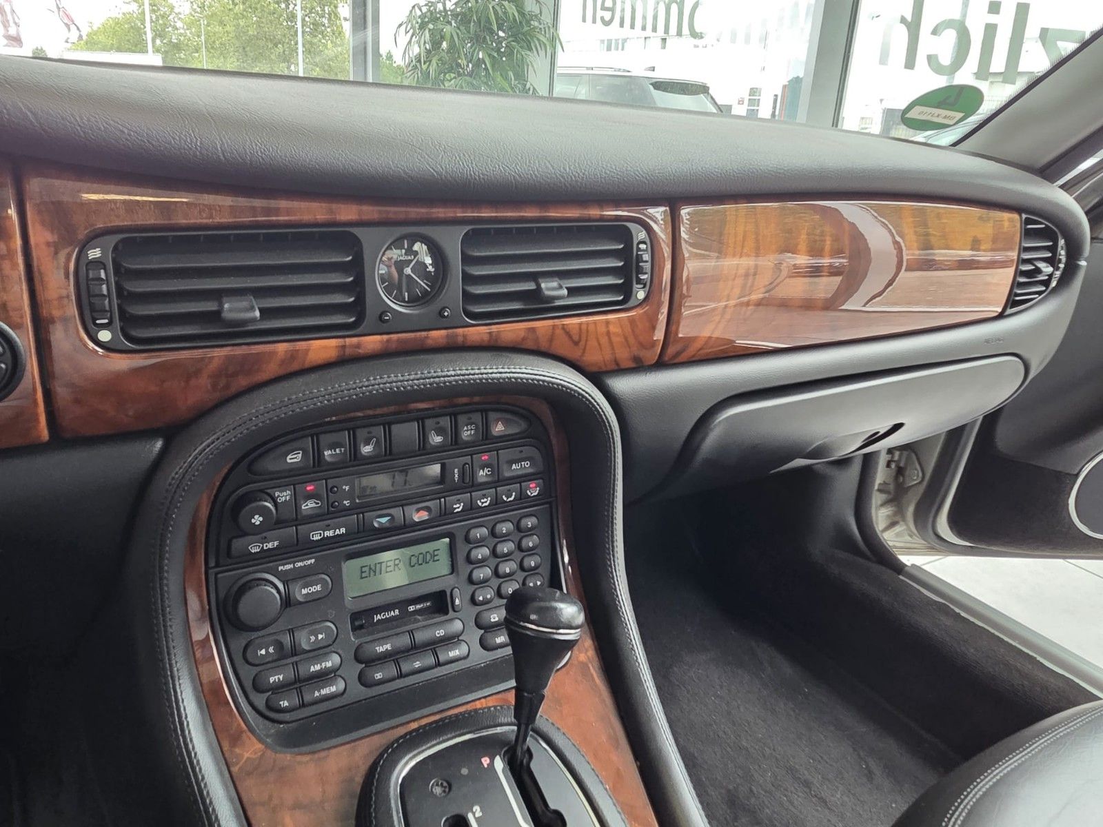 Fahrzeugabbildung Jaguar XJ8 3.2 Executive