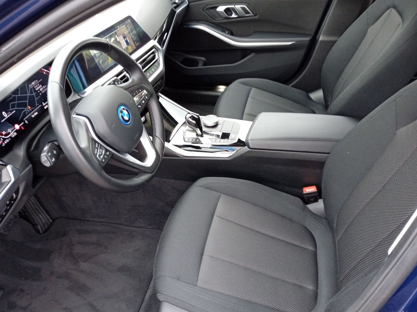 BMW 320 e Touring Aut.  KOMFORTZUGANG+KLIMA+NAVI+DAB foto 14