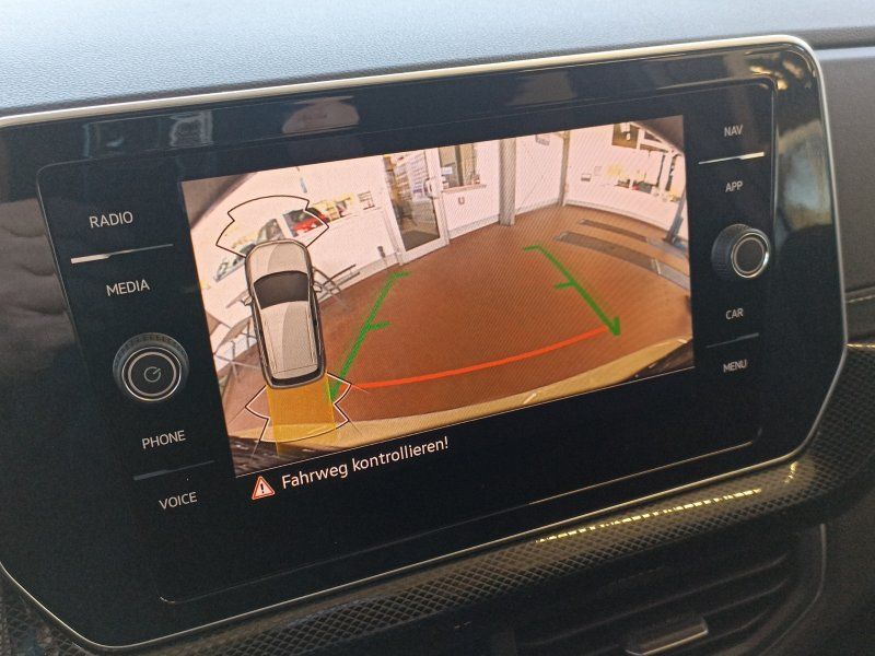 Fahrzeugabbildung Volkswagen T-Cross 1.5 TSI R-Line DSG  AHK+ACC+NAVI+MATRIX-